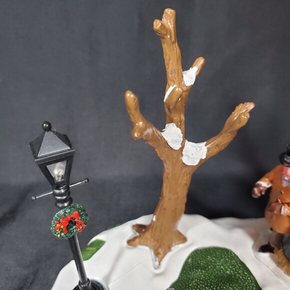 Lemax Paris Marcher Animated Christmas Village Scene Dog Walkers Display Only - Picture 3 of 16